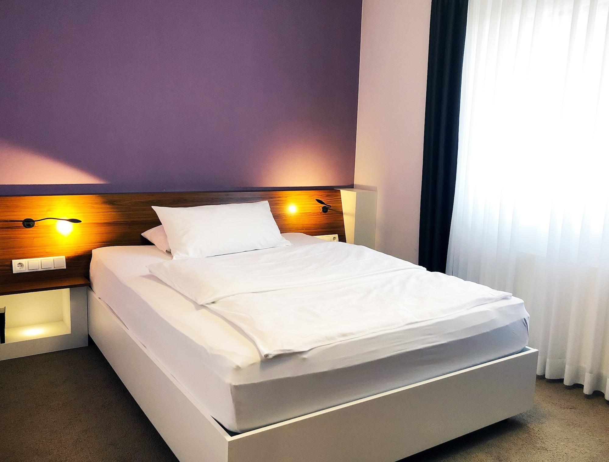 &repeat Airport Hotel Keulen