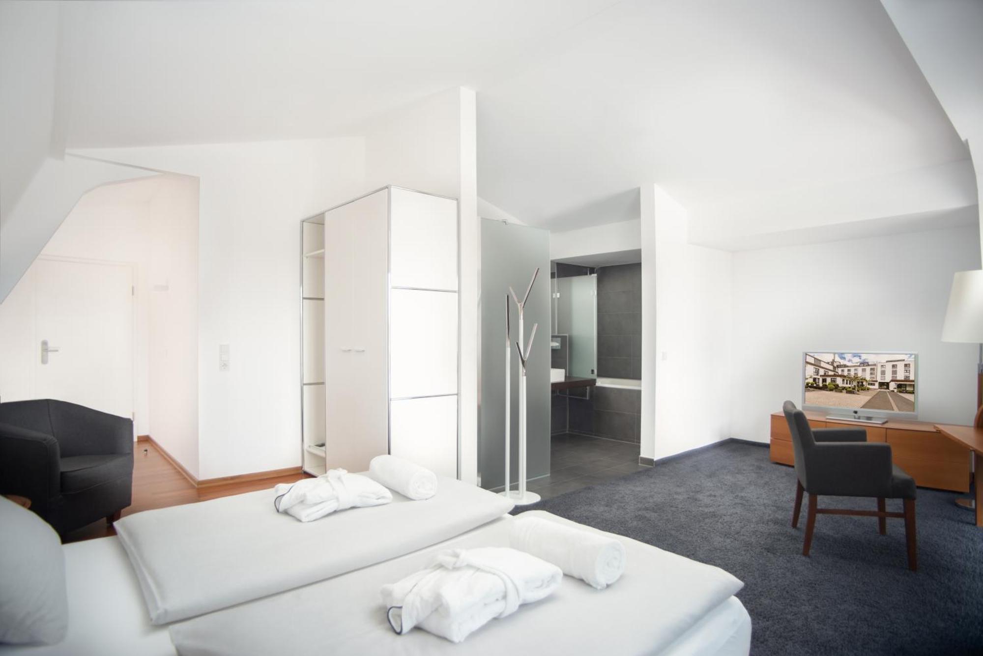 &repeat Airport Hotel Keulen